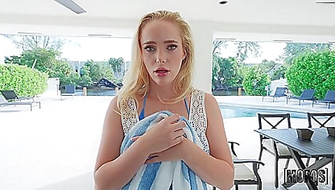 Blonde with huge booty and a juicy mouth is getting a pool ball