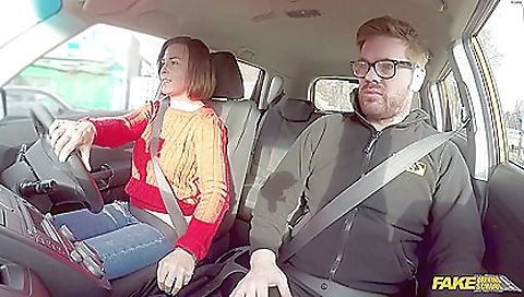 Curvy brunette gets fucked and fucks with a dick in front