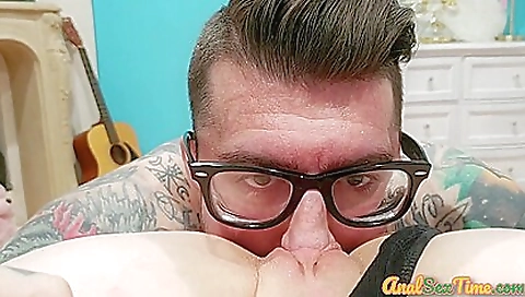 Brunette is getting anal pounded by her big ass boyfriend