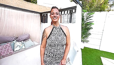 Sexy hottie in lingerie gives a mouthful of her sweet pussy