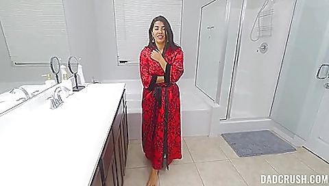 Gorgeous big ass brunette milf has a fantastic time