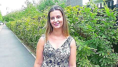 Blonde milf is going to get a facial after she has a good orgasm